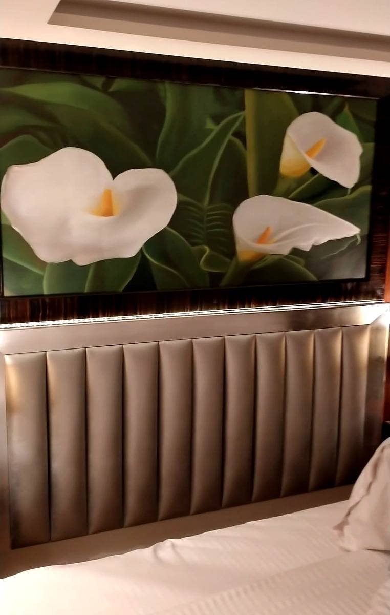 Calla lilies tableau, cruise ship