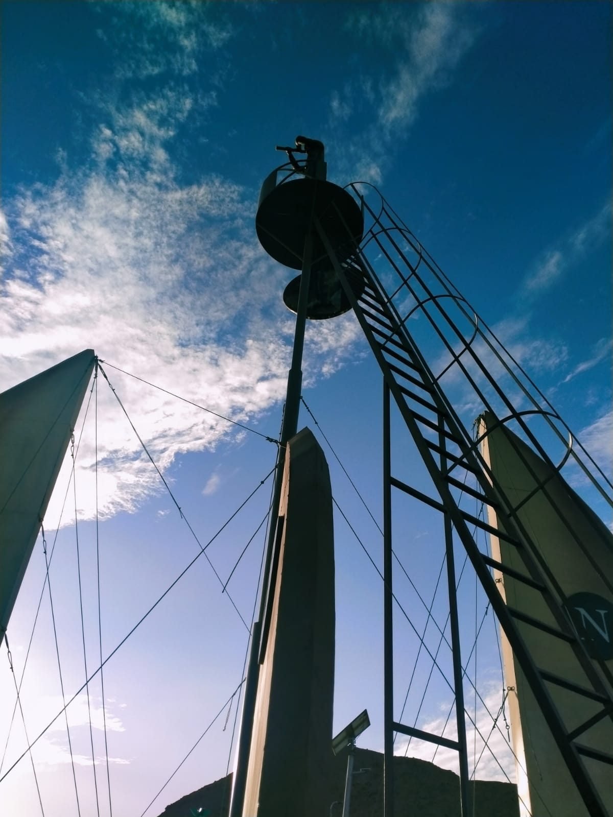 The mast, ladder and lookout